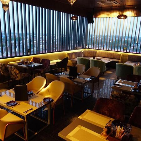 Red Orchid Hotel Kanpur Bagian luar foto