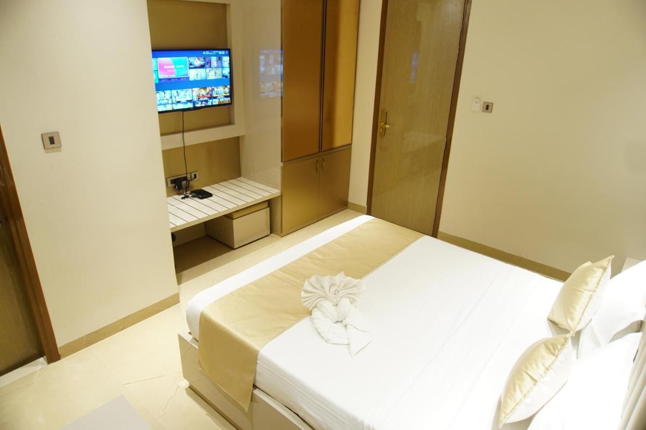 Red Orchid Hotel Kanpur Bagian luar foto
