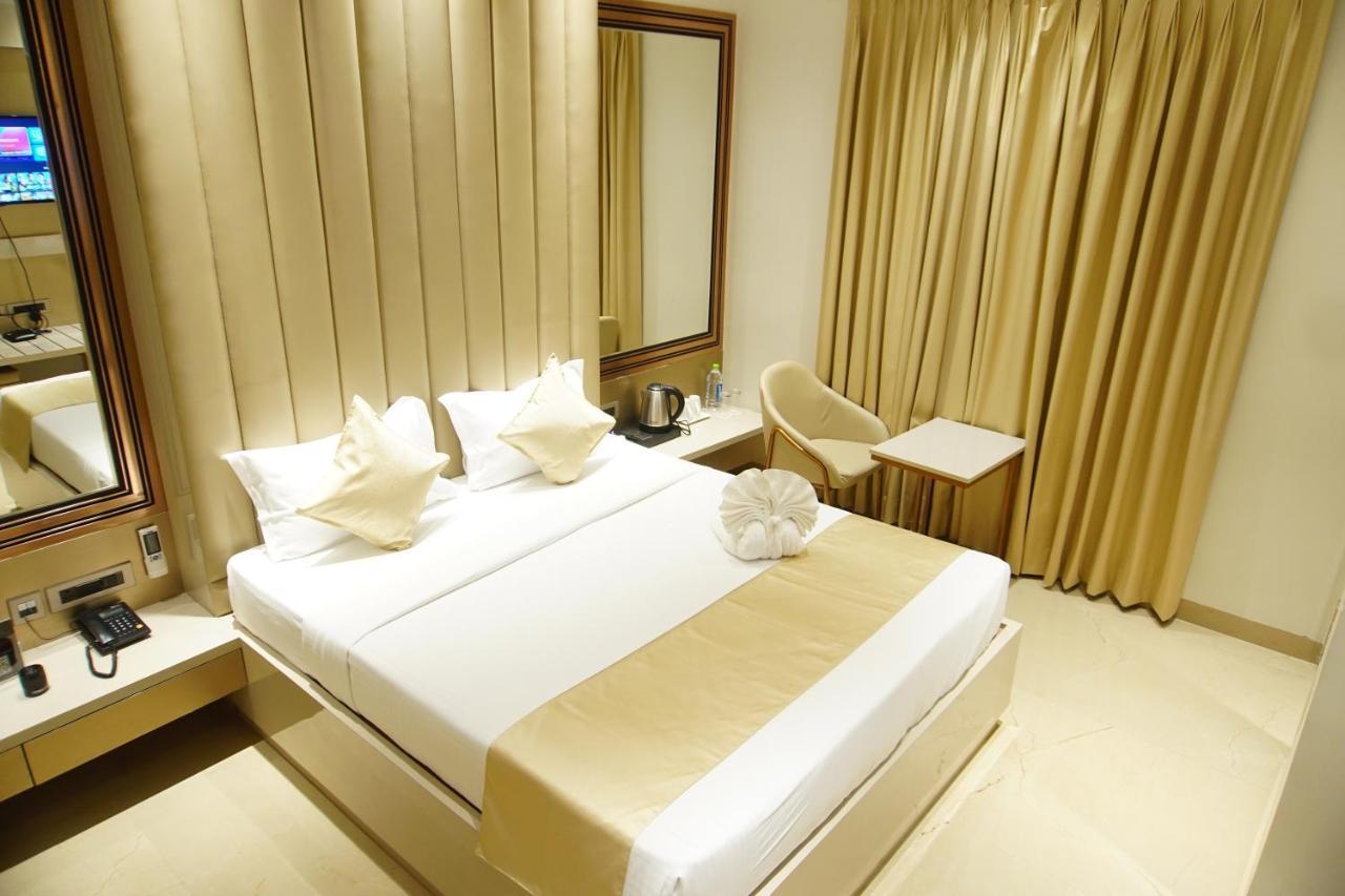 Red Orchid Hotel Kanpur Bagian luar foto