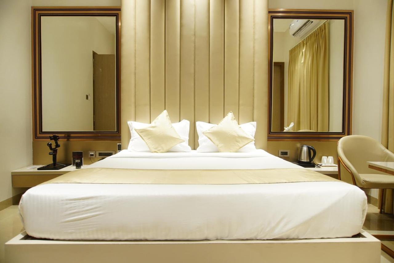 Red Orchid Hotel Kanpur Bagian luar foto