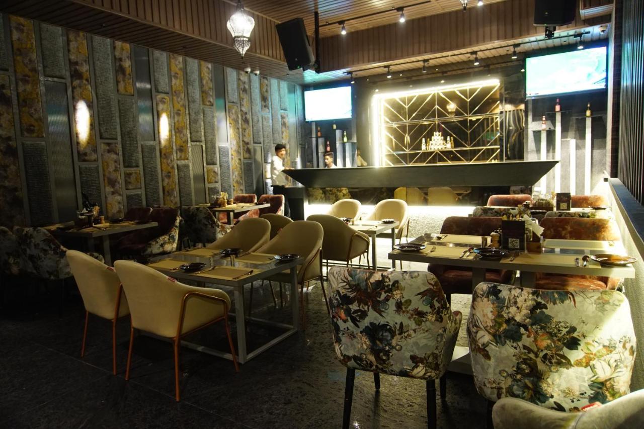 Red Orchid Hotel Kanpur Bagian luar foto